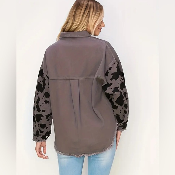 HAZEL & OLIVE Brown Cow Print Contract Button Front Denim Shirt Jacket Sz M/L - Picture 2 of 16